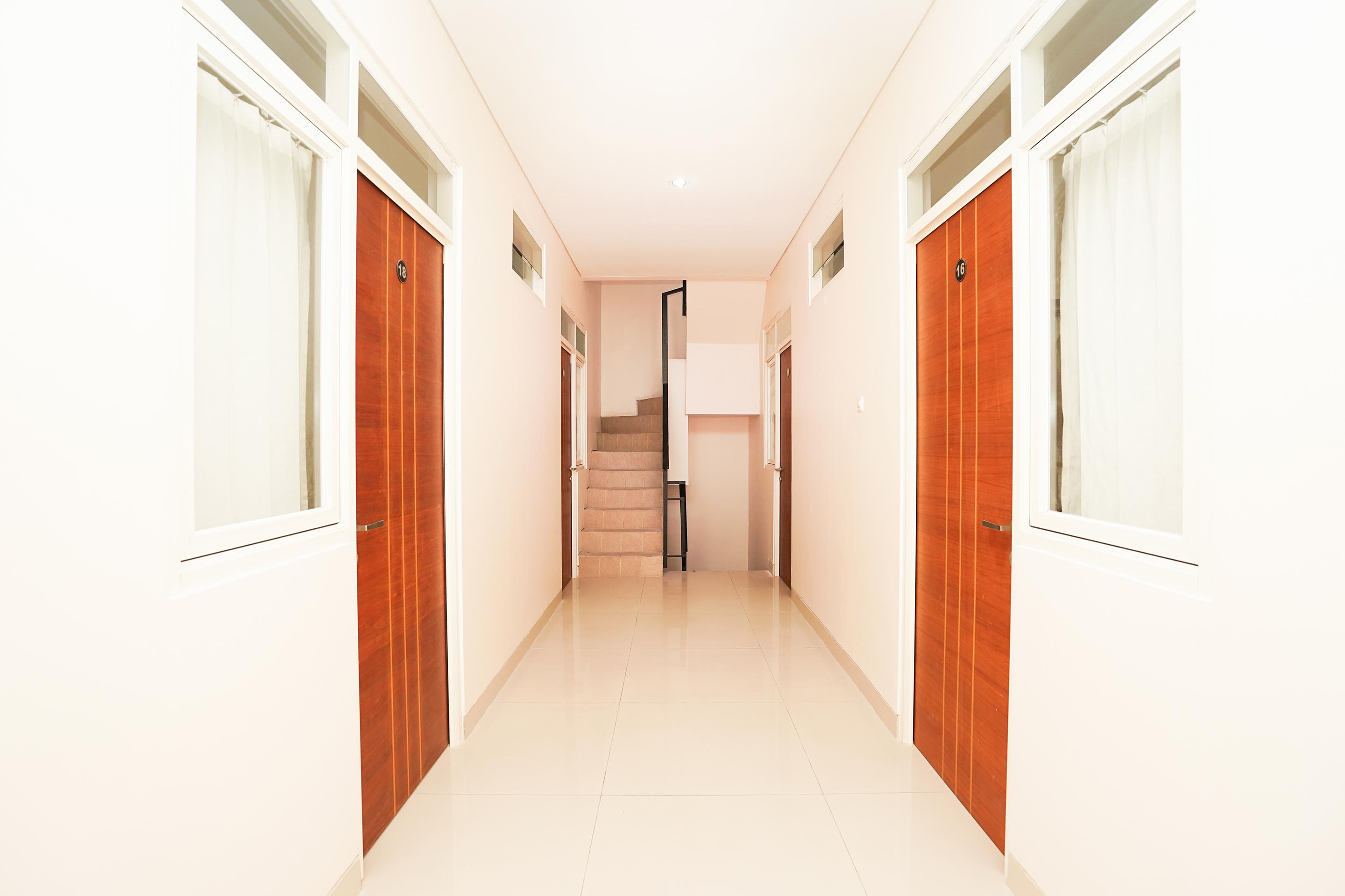 Oyo 782 Menjangan Residence At Citraland 1 Surabaja Zewnętrze zdjęcie