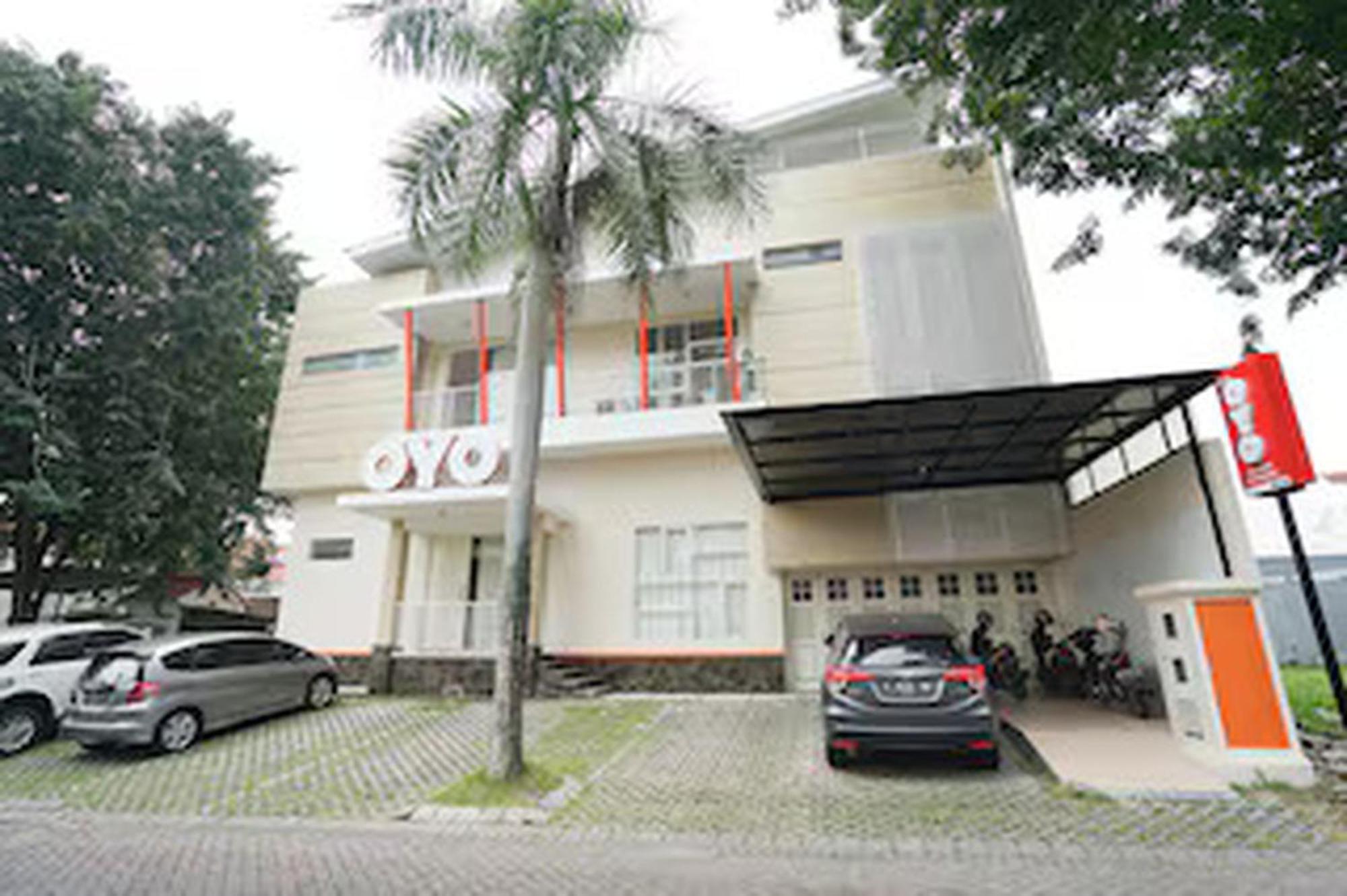 Oyo 782 Menjangan Residence At Citraland 1 Surabaja Zewnętrze zdjęcie